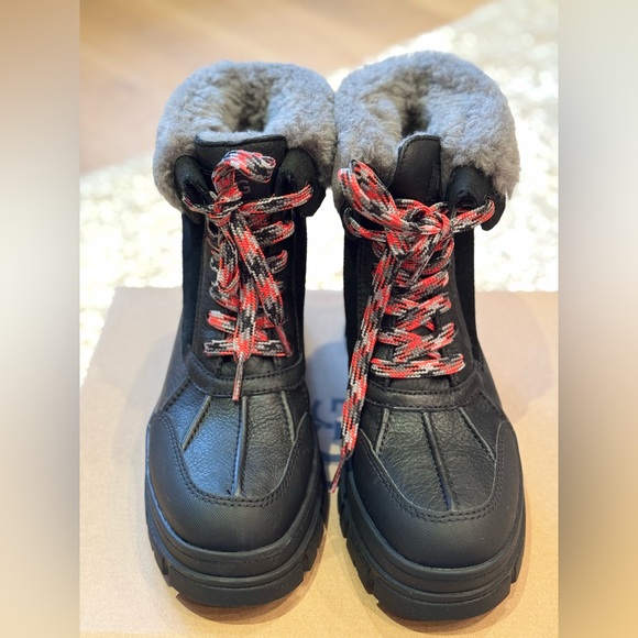 Brand new UGG Aston Addie Boots sz 8.5 - Picture 2 of 6